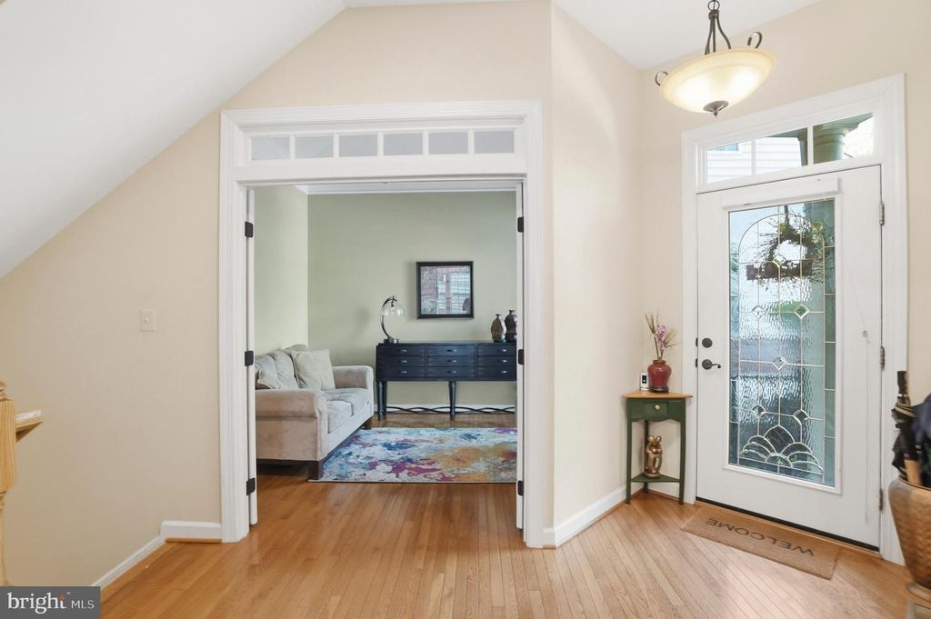 Image 3 of property listing at 4109 WINTERHAZEL RD #4109, Baltimore, MD 21208