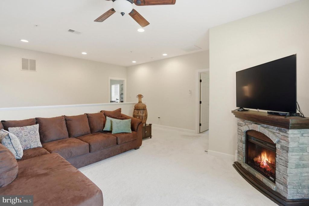 Image 32 of property listing at 4109 WINTERHAZEL RD #4109, Baltimore, MD 21208