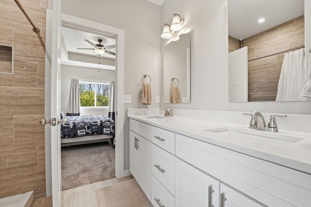 642 Alaska Place S, Cambridge, MN 55008