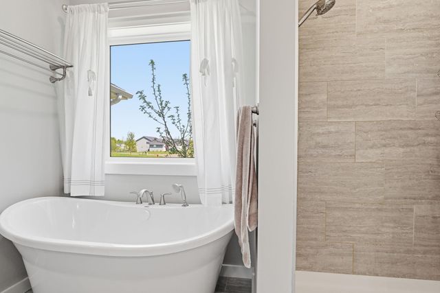 642 Alaska Place S, Cambridge, MN 55008
