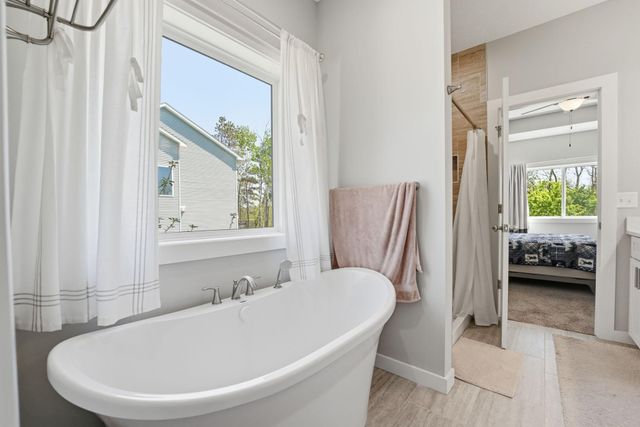 642 Alaska Place S, Cambridge, MN 55008