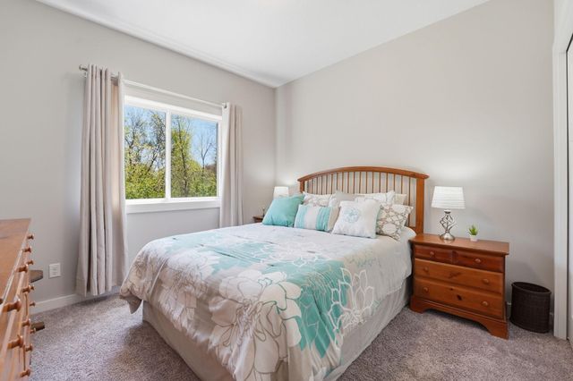 642 Alaska Place S, Cambridge, MN 55008