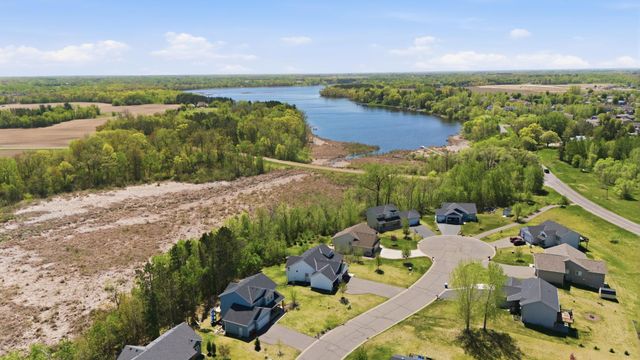 642 Alaska Place S, Cambridge, MN 55008