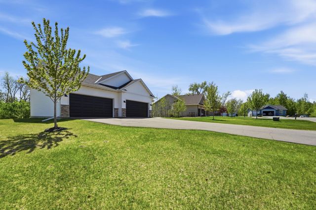 642 Alaska Place S, Cambridge, MN 55008