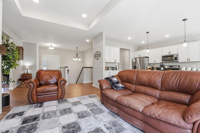 642 Alaska Place S, Cambridge, MN 55008