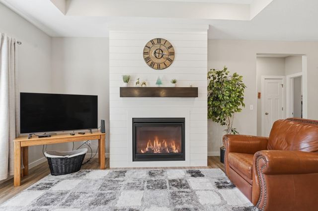 642 Alaska Place S, Cambridge, MN 55008