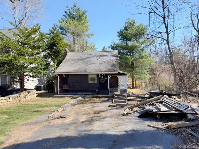 6 N Shenorock Drive, Yorktown Heights, NY 10598