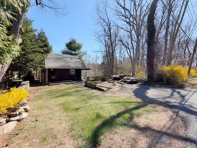 6 N Shenorock Drive, Yorktown Heights, NY 10598
