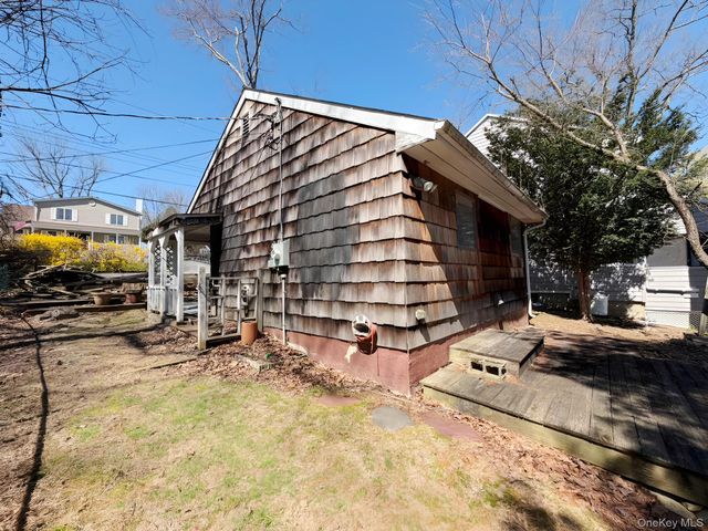 6 N Shenorock Drive, Yorktown Heights, NY 10598