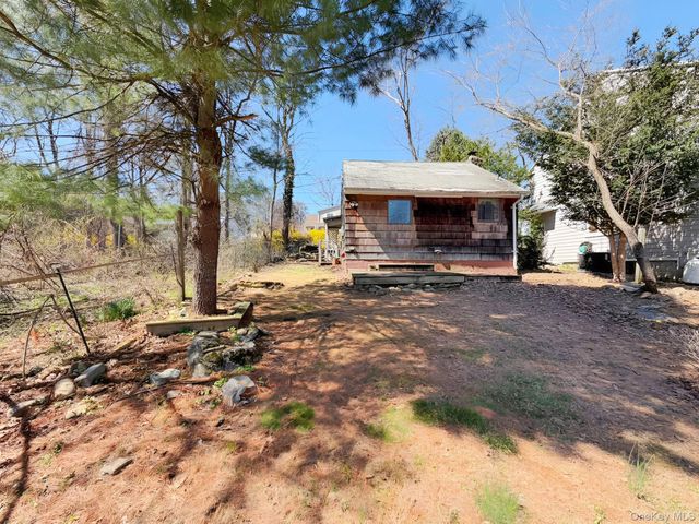 6 N Shenorock Drive, Yorktown Heights, NY 10598