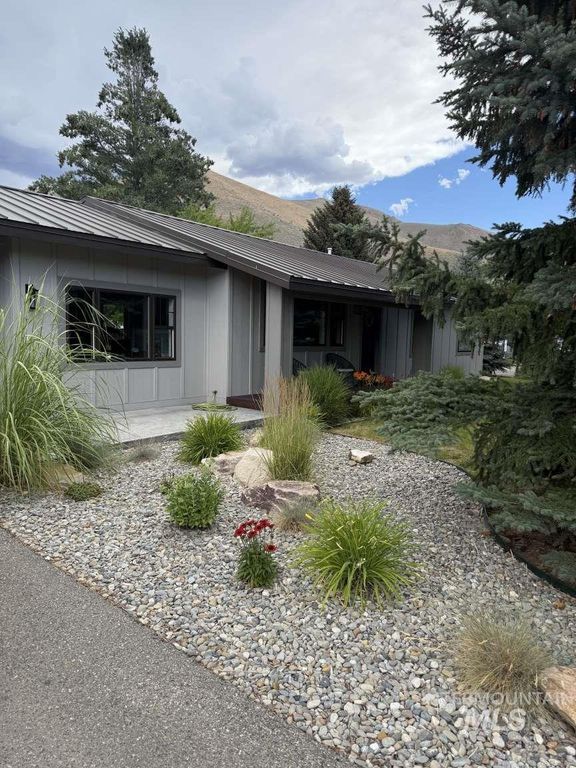 2840 Shenandoah Dr, Hailey, ID 83333