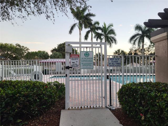 1990 Madeira Dr, Weston, FL 33327