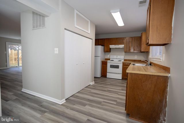 16326 TACONIC CIR, Dumfries, VA 22025