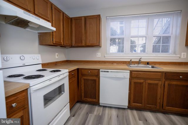 16326 TACONIC CIR, Dumfries, VA 22025