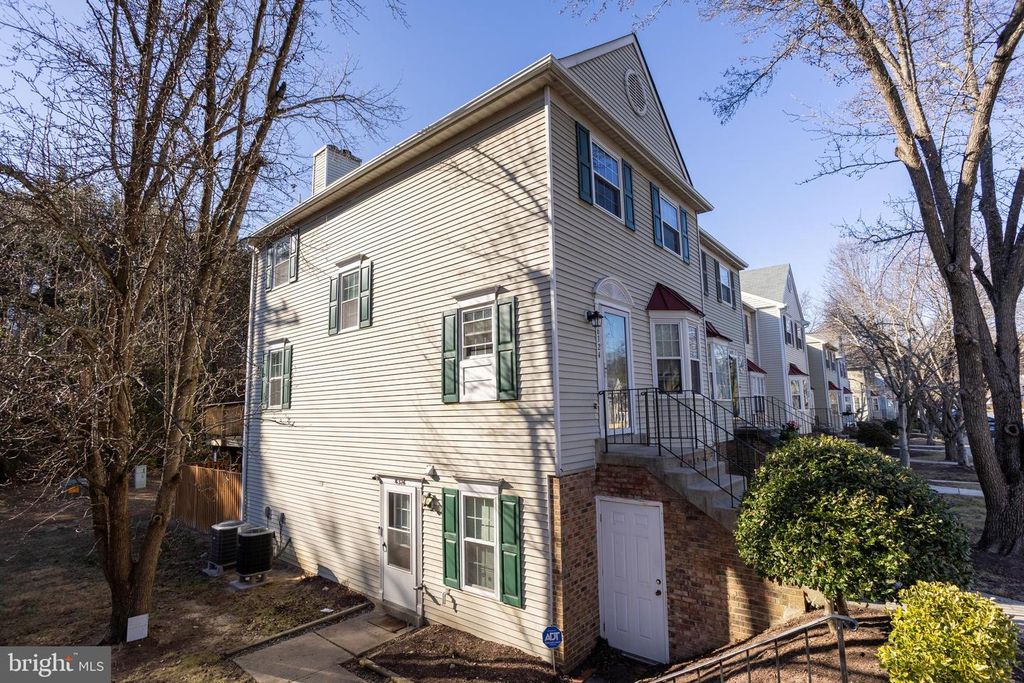 16326 TACONIC CIR, Dumfries, VA 22025