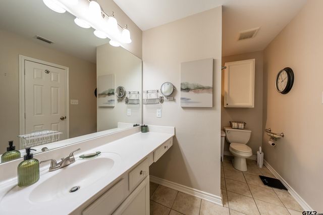 6962 La Hacienda, Flint, TX 75762