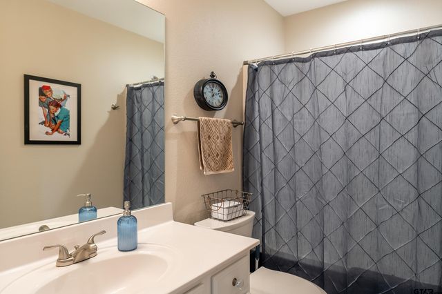 6962 La Hacienda, Flint, TX 75762