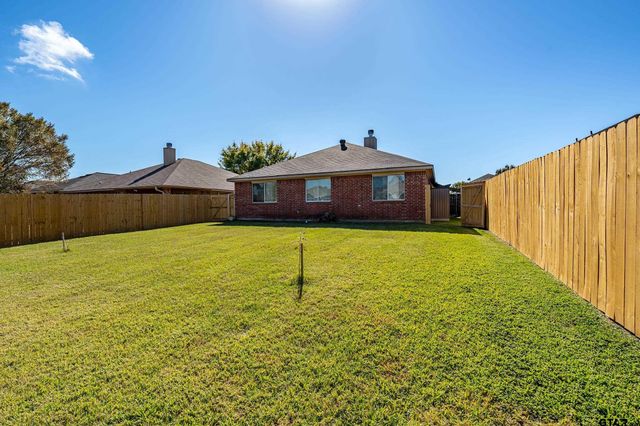 6962 La Hacienda, Flint, TX 75762