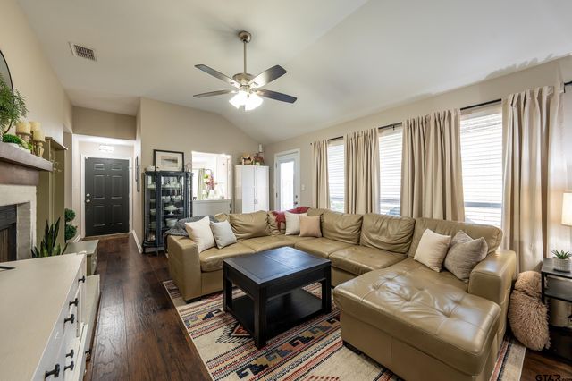 6962 La Hacienda, Flint, TX 75762