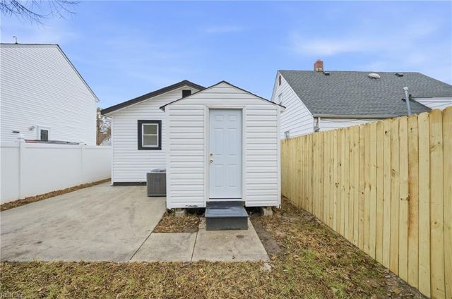 2727 Beachmont AVE, Norfolk, VA 23504