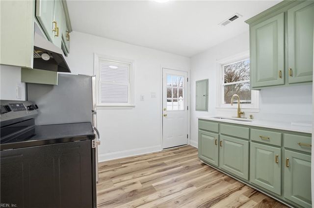 2727 Beachmont AVE, Norfolk, VA 23504