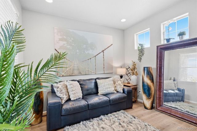 6962 S Undergrove Way, Aurora, CO 80016