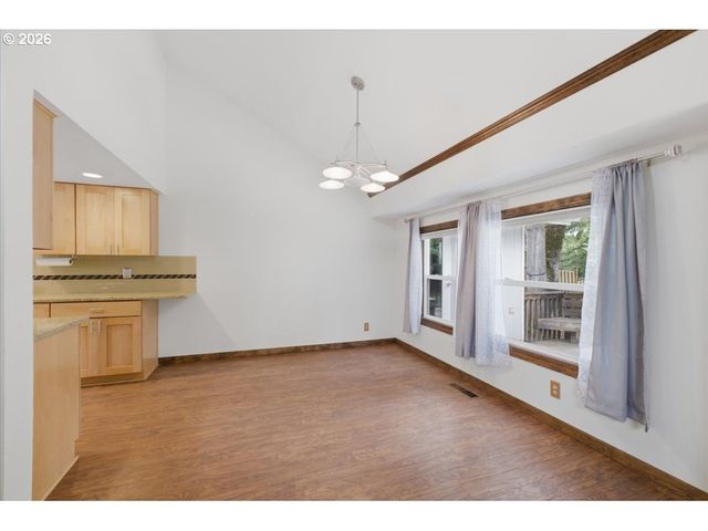 675 VALLEYWOOD Dr Se, Salem, OR 97306