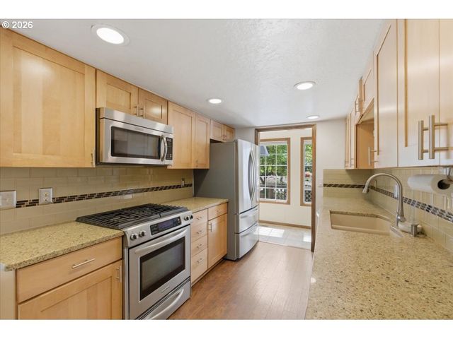 675 VALLEYWOOD Dr Se, Salem, OR 97306
