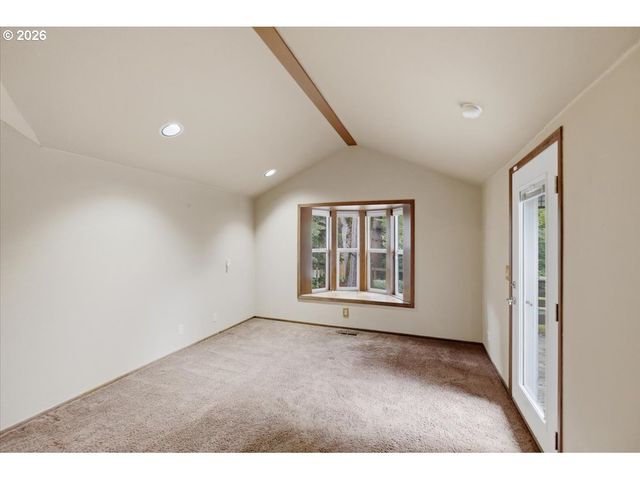 675 VALLEYWOOD Dr Se, Salem, OR 97306