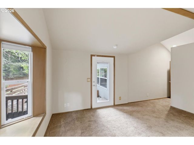 675 VALLEYWOOD Dr Se, Salem, OR 97306