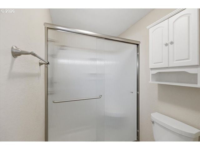 675 VALLEYWOOD Dr Se, Salem, OR 97306