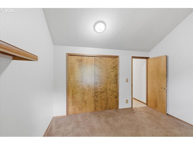 675 VALLEYWOOD Dr Se, Salem, OR 97306