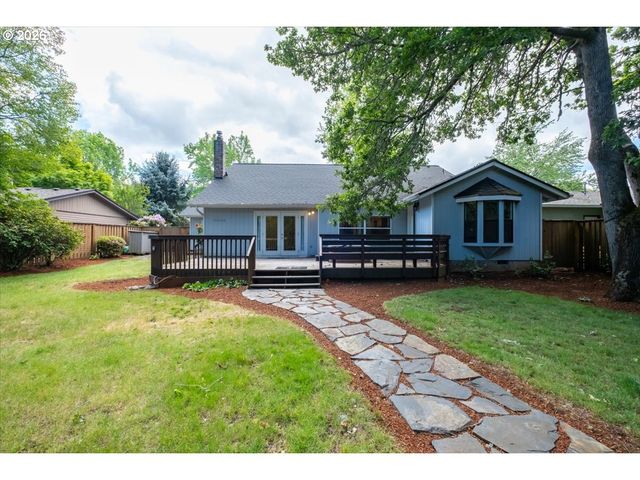 675 VALLEYWOOD Dr Se, Salem, OR 97306