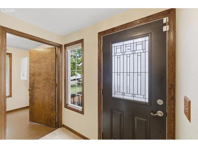 675 VALLEYWOOD Dr Se, Salem, OR 97306