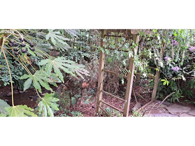 675 VALLEYWOOD Dr Se, Salem, OR 97306