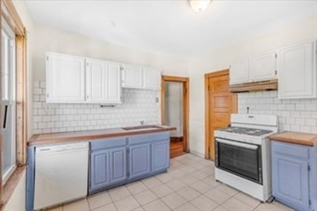 36 Mount Ida Rd 3, Boston, MA 02121