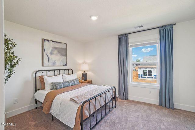 237 Artist Avenue, Johnson City, TN 37615