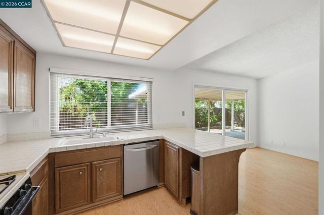 1100 Shaddick Dr, Antioch, CA 94509