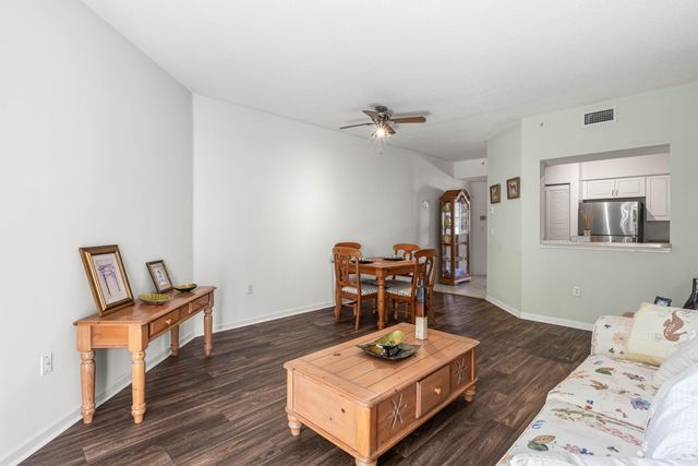 1967 Brandywine Road 302, West Palm Beach, FL 33409