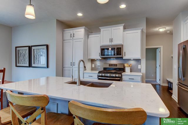 19480 Willow Circle, Gretna, NE 68028