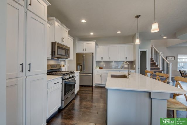 19480 Willow Circle, Gretna, NE 68028