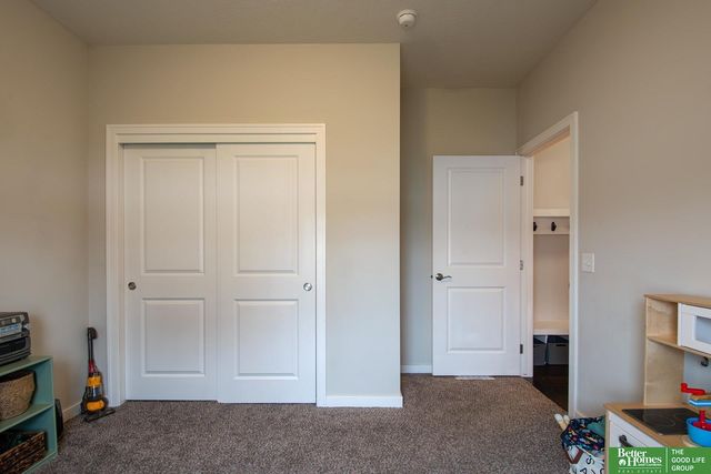 19480 Willow Circle, Gretna, NE 68028