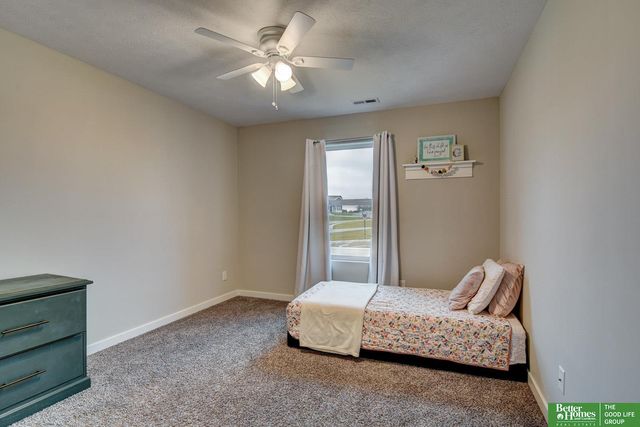 19480 Willow Circle, Gretna, NE 68028