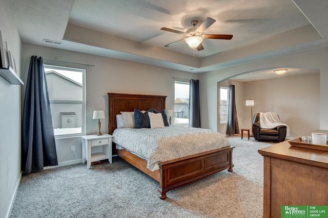 19480 Willow Circle, Gretna, NE 68028