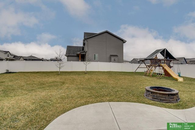 19480 Willow Circle, Gretna, NE 68028