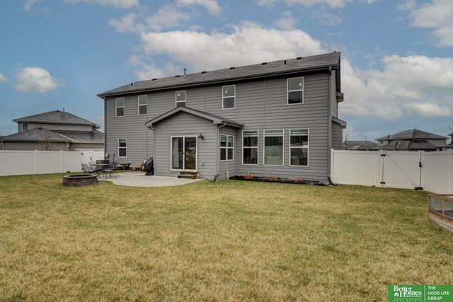 19480 Willow Circle, Gretna, NE 68028