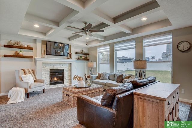 19480 Willow Circle, Gretna, NE 68028