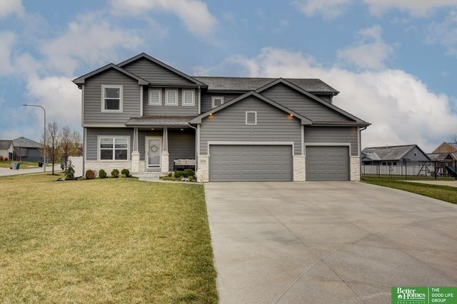 19480 Willow Circle, Gretna, NE 68028
