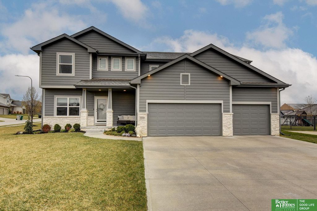 19480 Willow Circle, Gretna, NE 68028