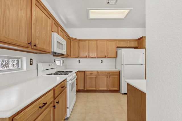 1225 Silver Fork Ct, Lincoln, CA 95648